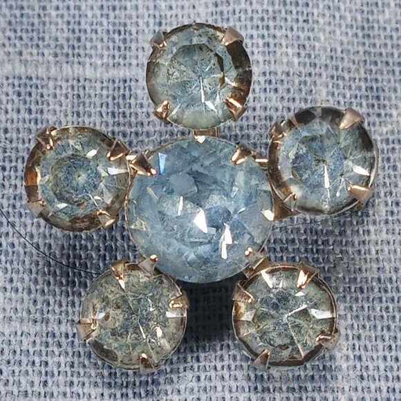 Jewelry - 1950s Vintage Star Pin with Blue Rhinestones